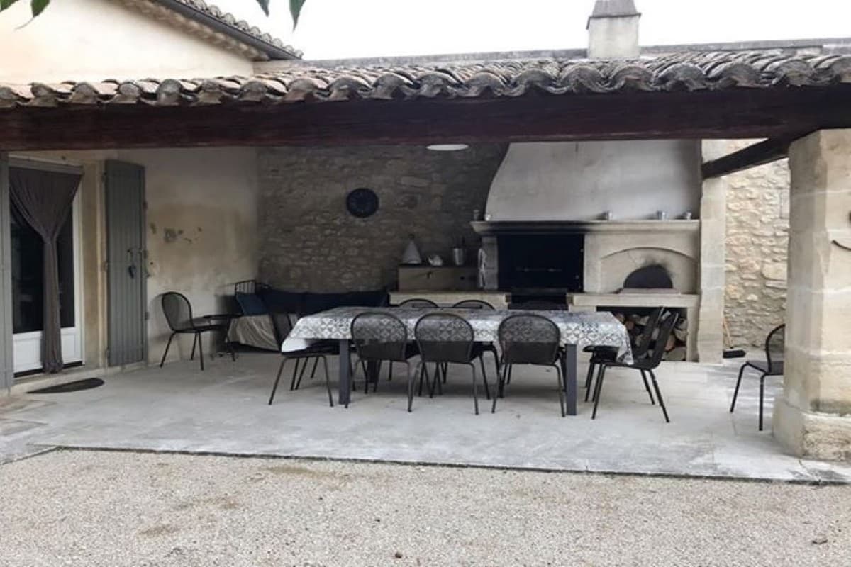 Mas des Mille patio