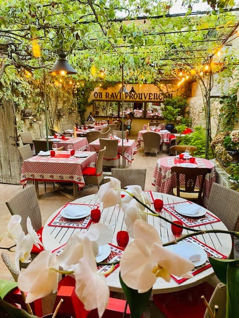 Ou Ravi Prouvencau_Maussane-les-Alpilles