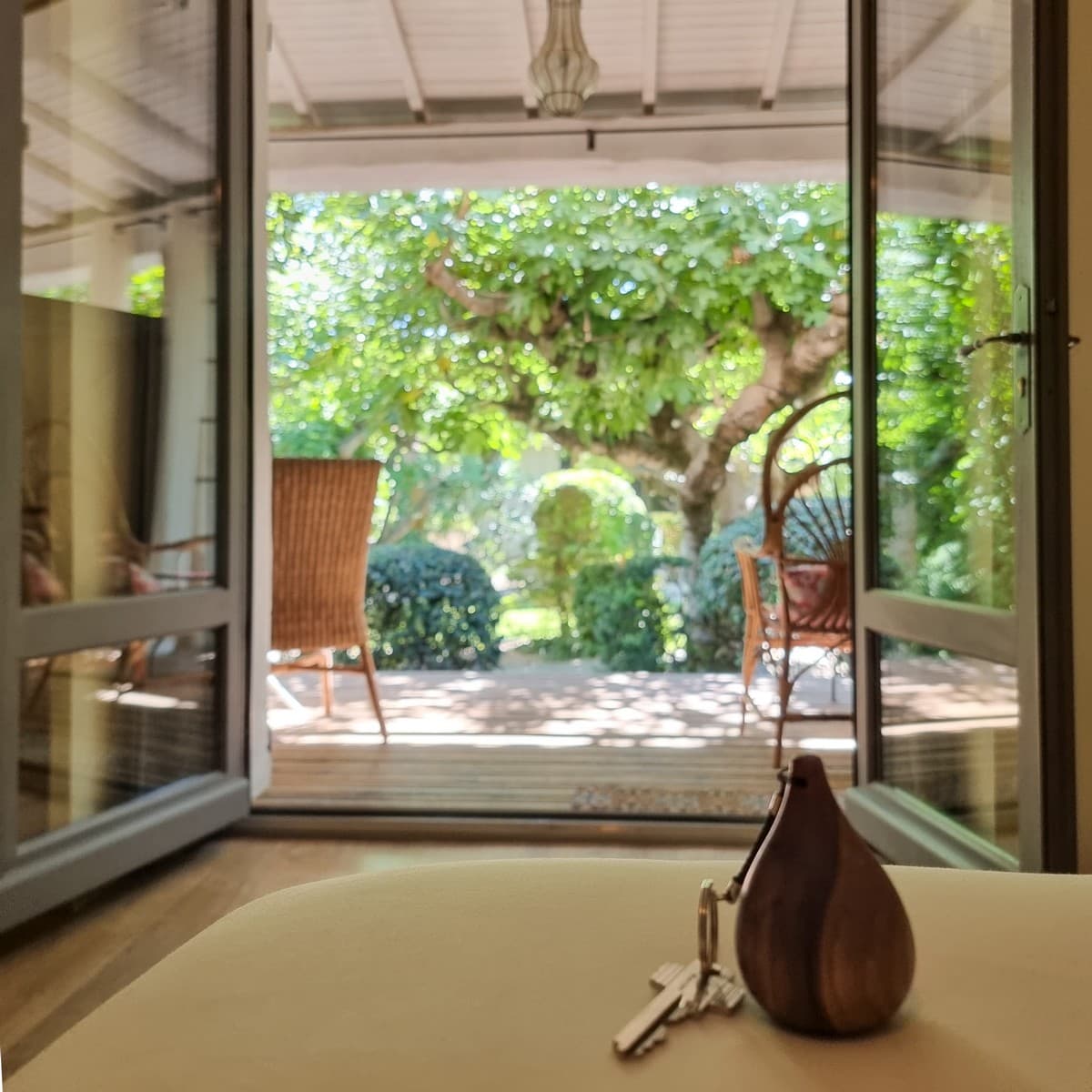 Hôtel Sous les Figuiers vue sur la terrasse