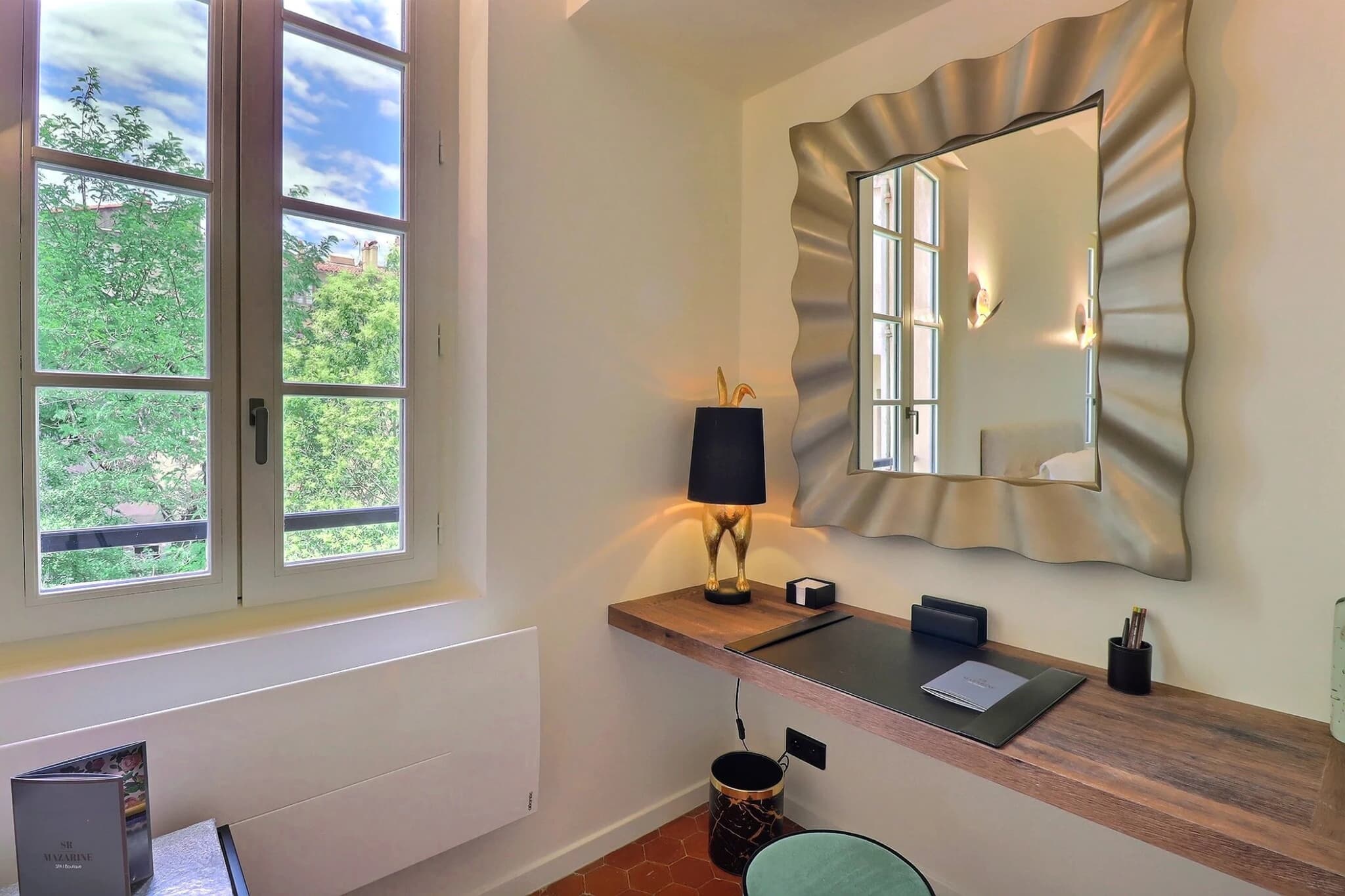 Suite 26