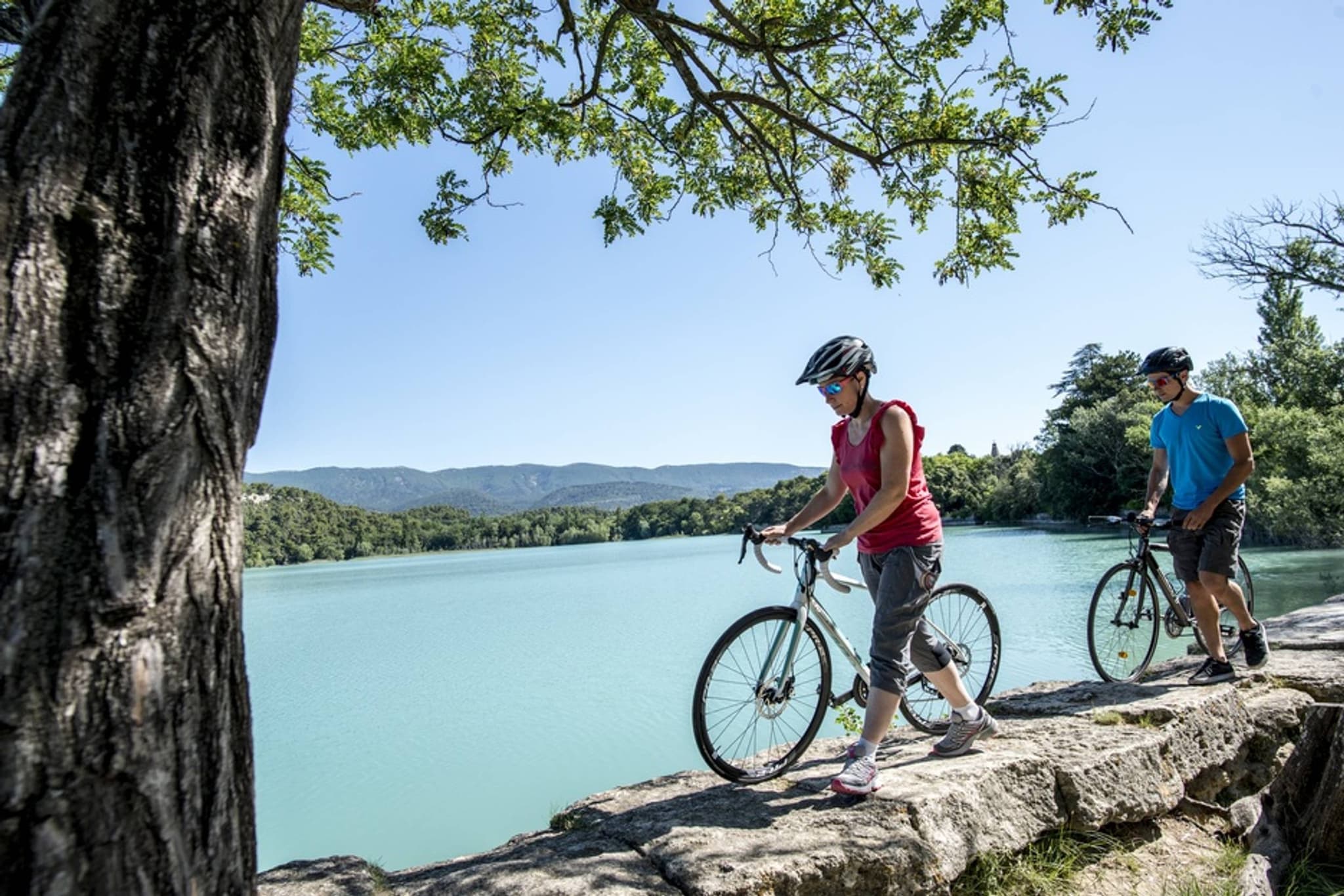 PERTUIS - Sur le pays d'Aigues à vélo (côté ouest)