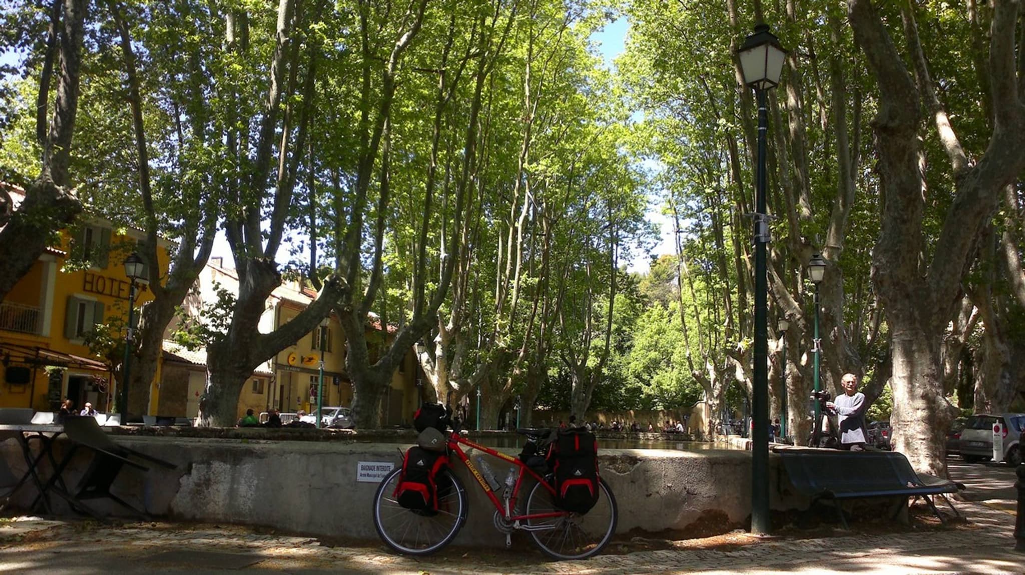PERTUIS - Sur le pays d'Aigues à vélo (côté ouest)
