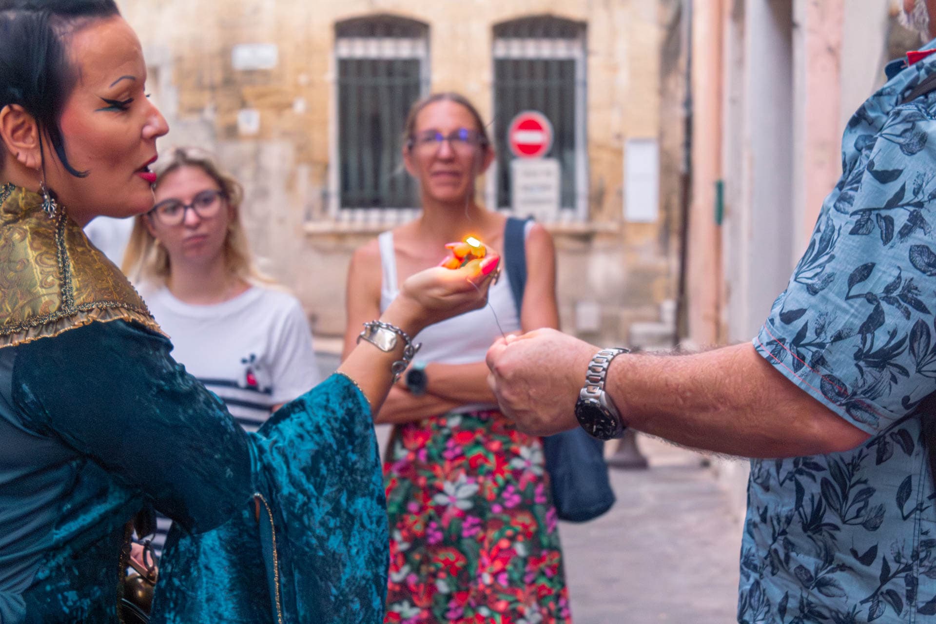 Les étranges visites : Magie dans le centre historique_Istres