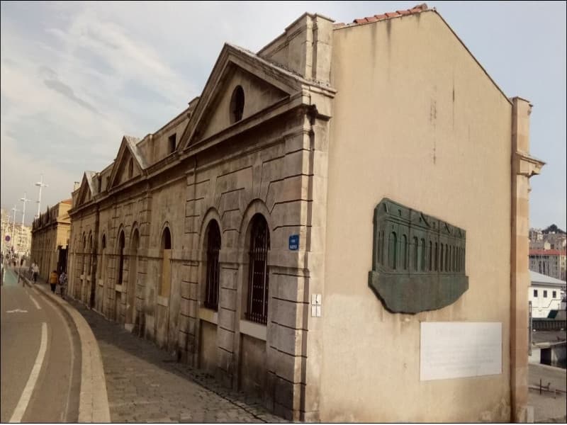 Les Consignes sanitaires Vieux Port Marseille.jpg