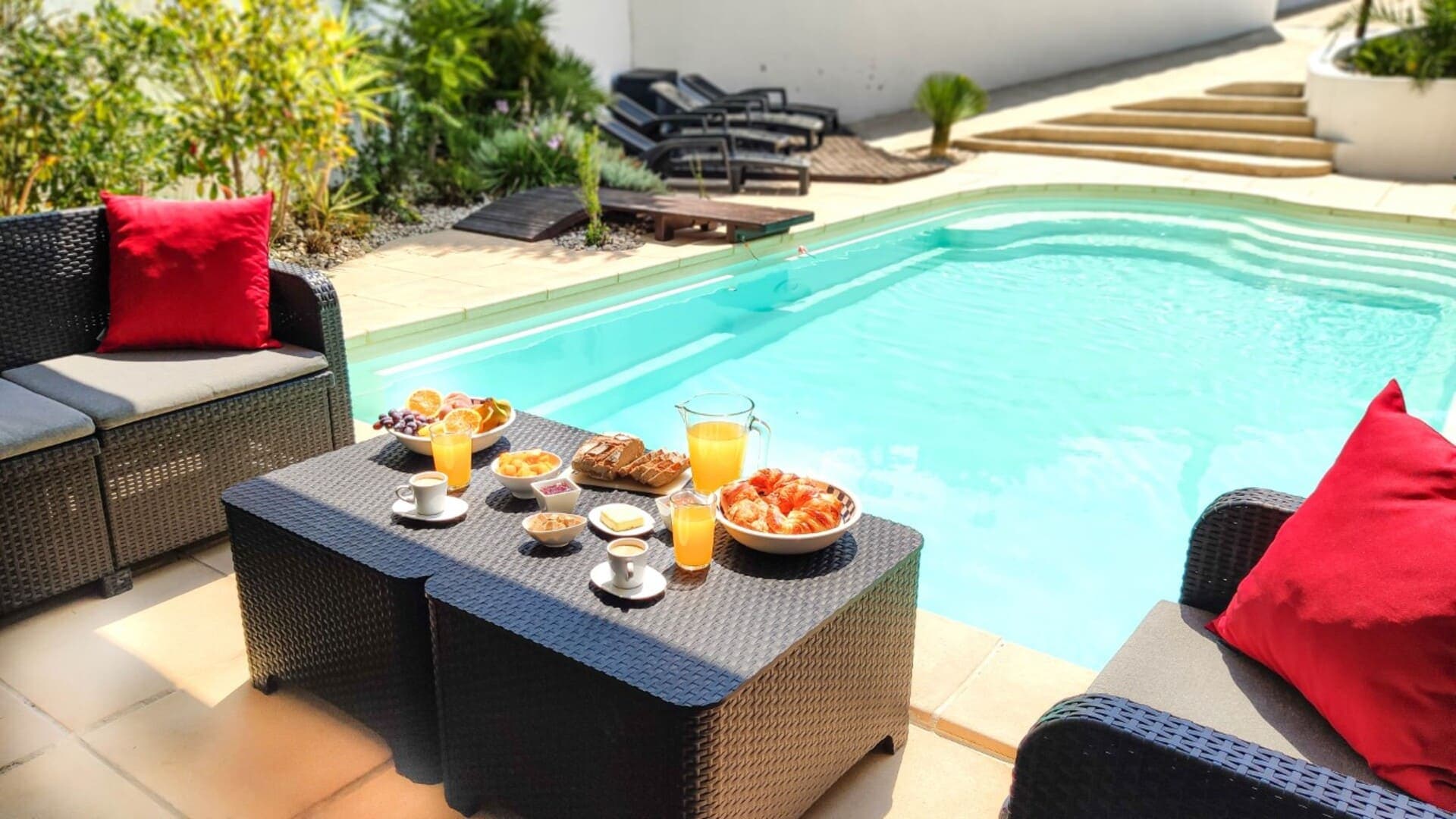 T4 avec piscine et jardin privé - Plage à 800 m