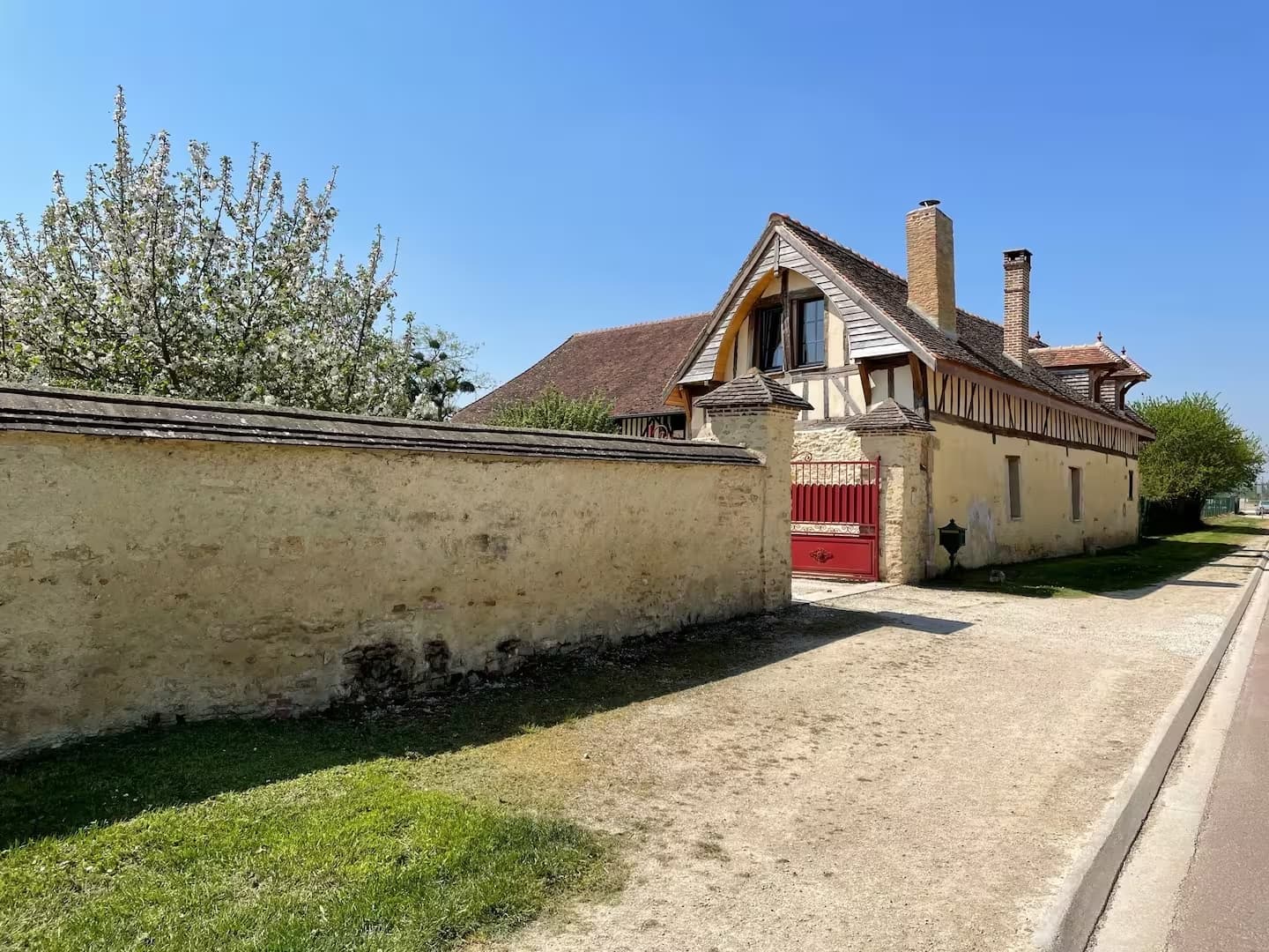 Maison champenoise avec salle de jeux, proche lac_Montreuil-sur-Barse