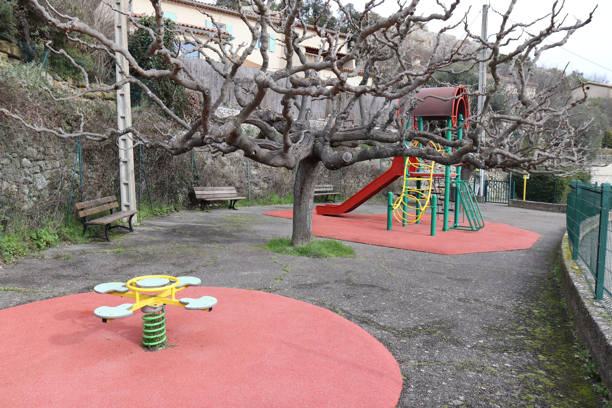 Aire de jeux d'enfant des Mauvares_Rognes
