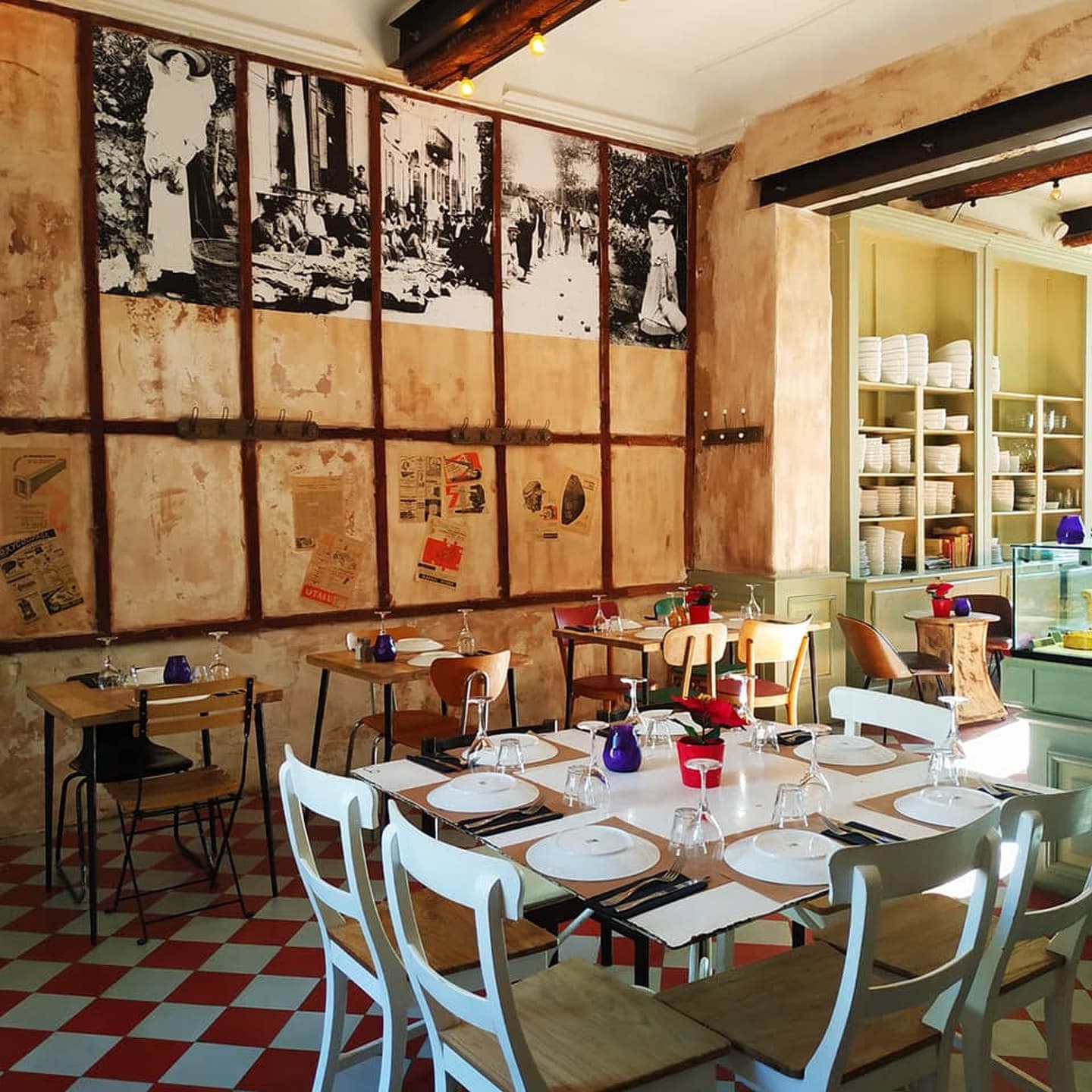 Bistrot_les_pieds_dans_leau_interieur