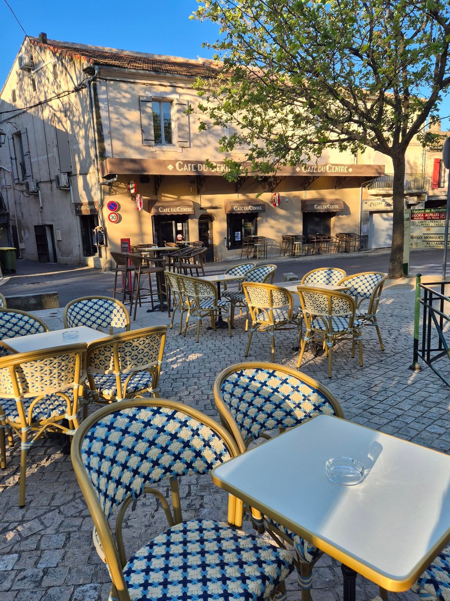 CAFE DU CENTRE_Maussane-les-Alpilles