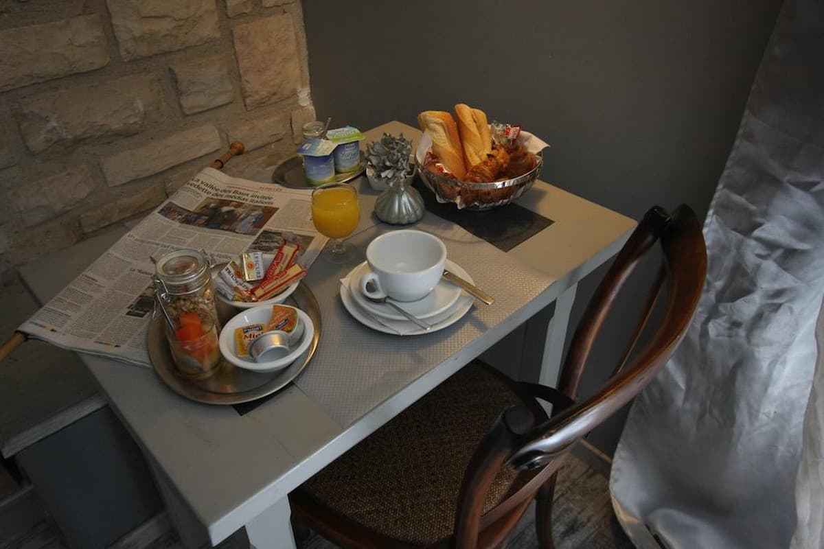 Hotel_Van_Gogh_petit_dejeuner