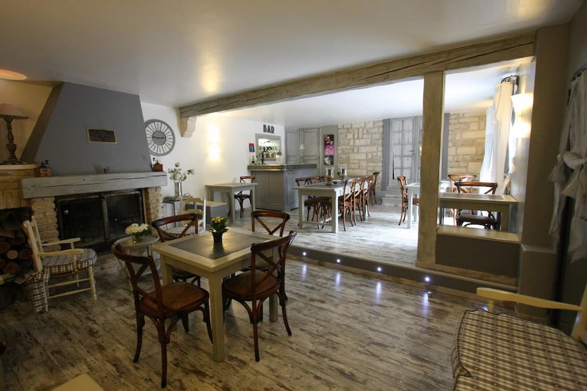 Hotel_Van_Gogh_salle_petit_déjeuner