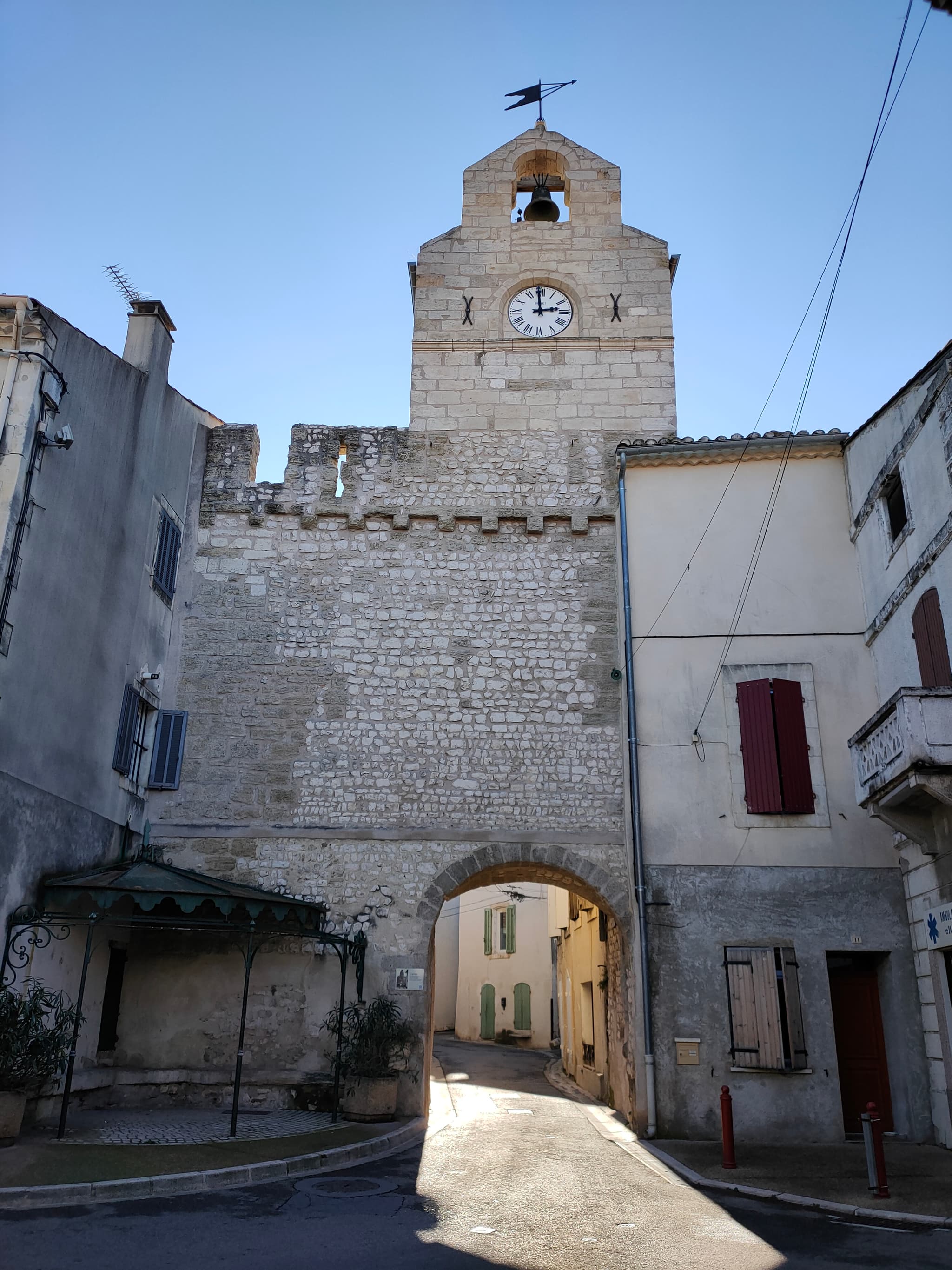 Porte des Moulins ou Porte de l'Horloge_Noves