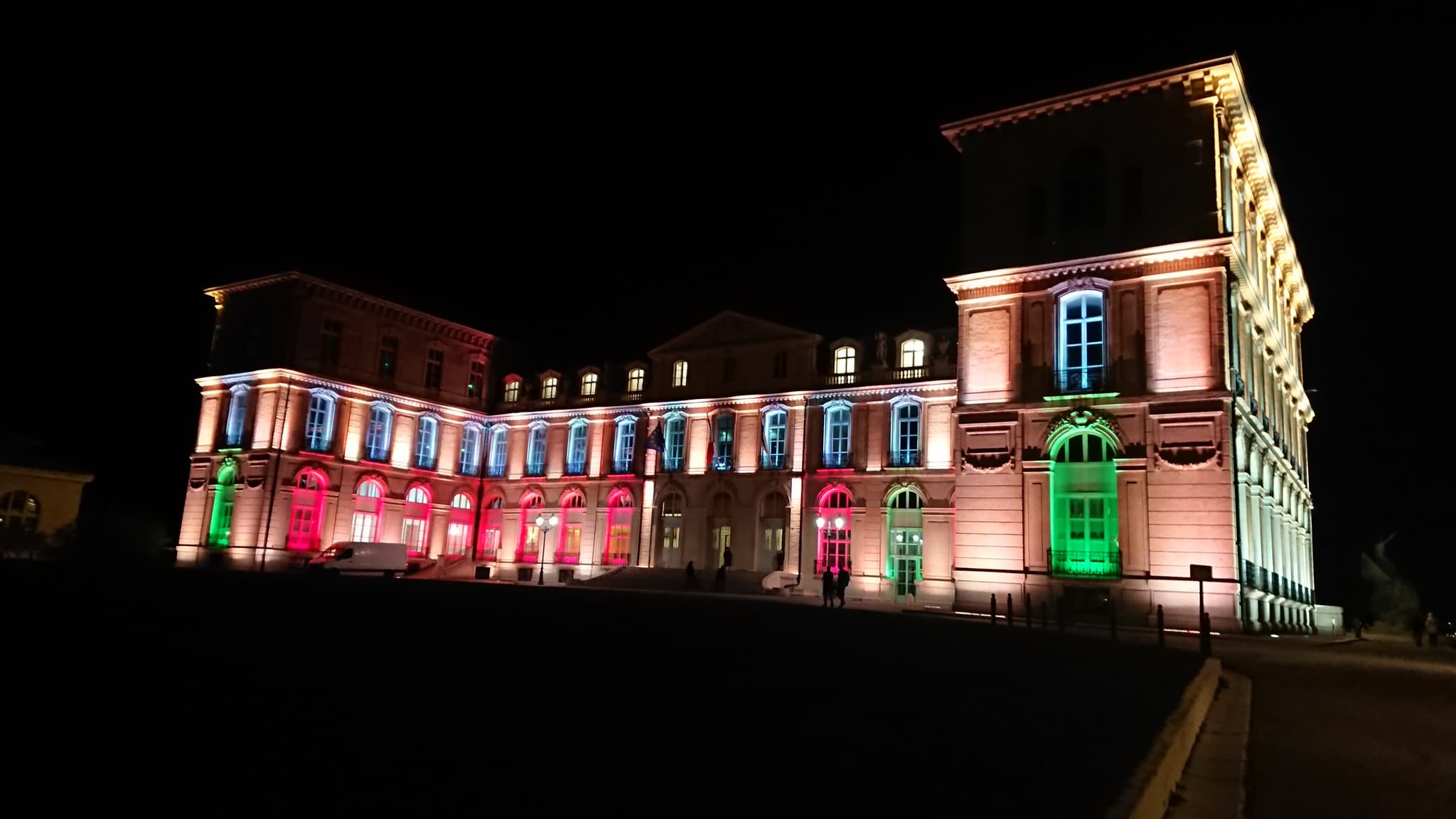 Palais du Pharo illuminé
