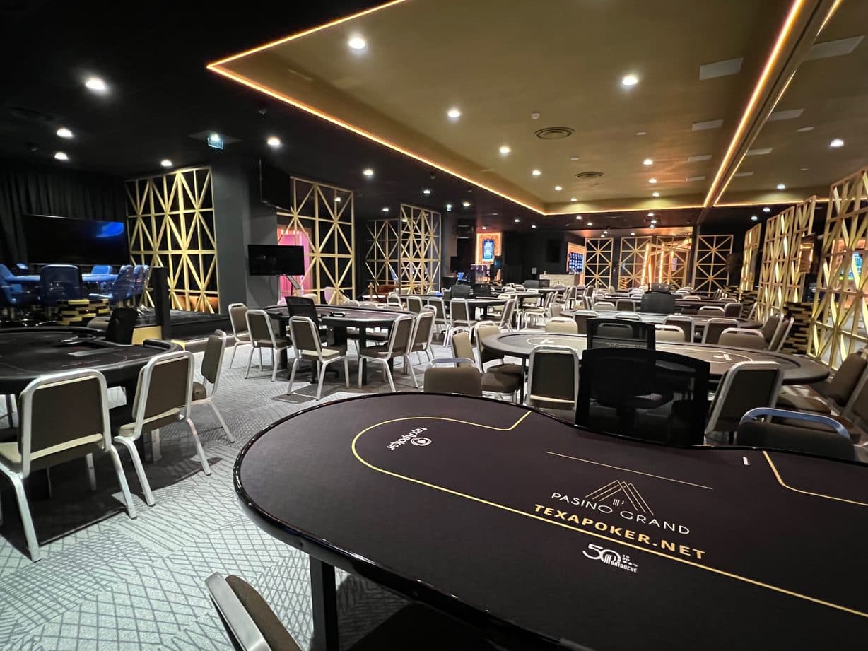 SALLE DES JEUX : Poker