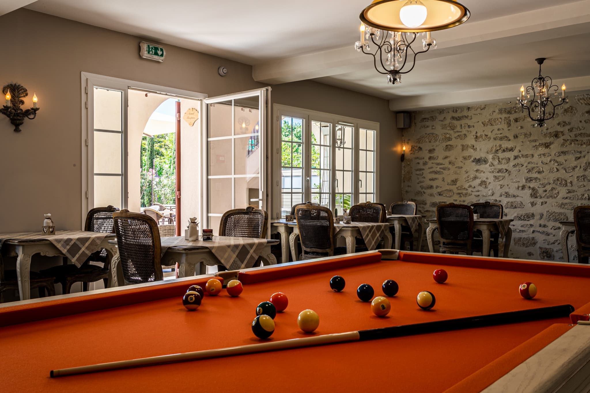 hotel_mas_saint_joseph_billard