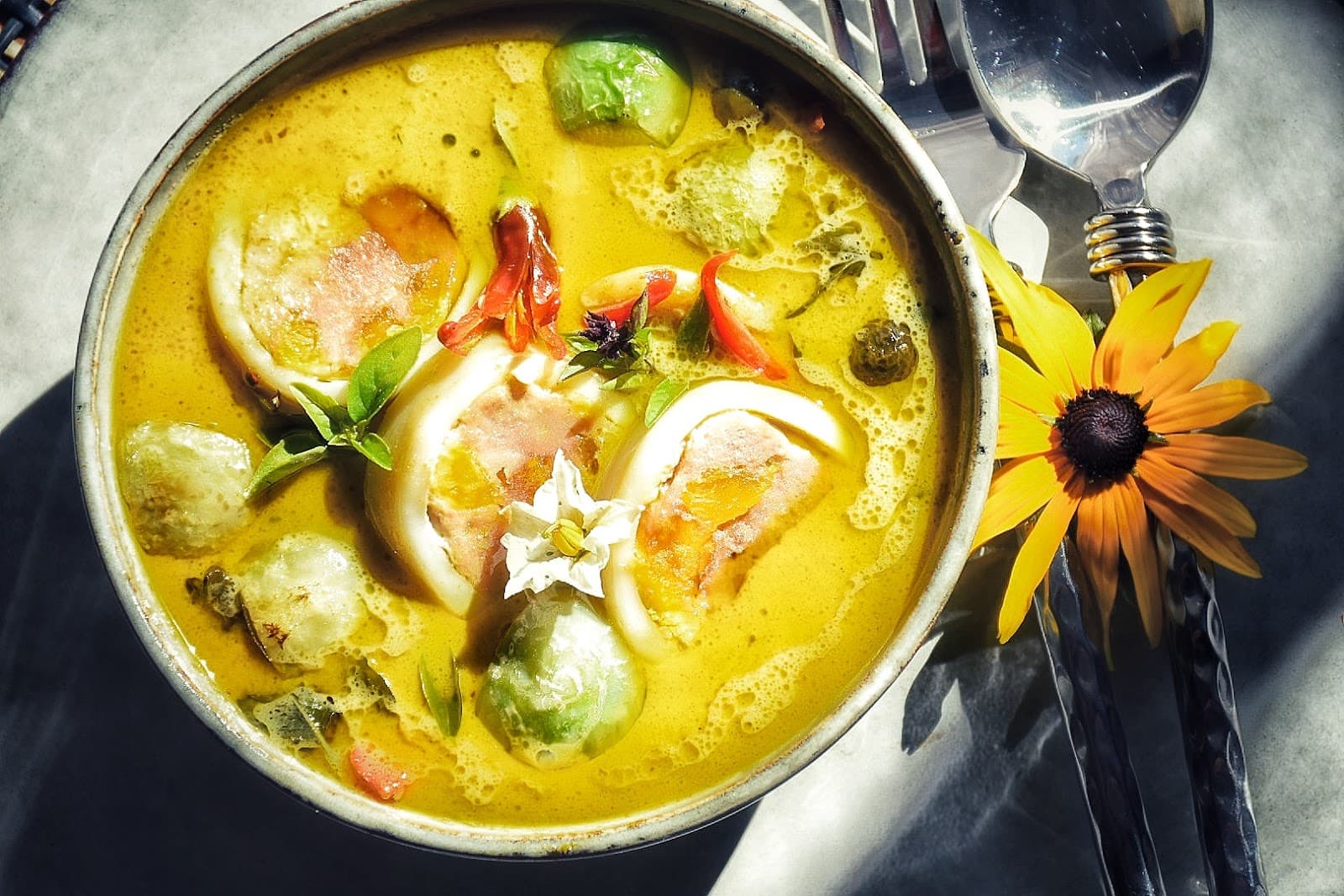 CURRY VERT CALAMAR FARCI