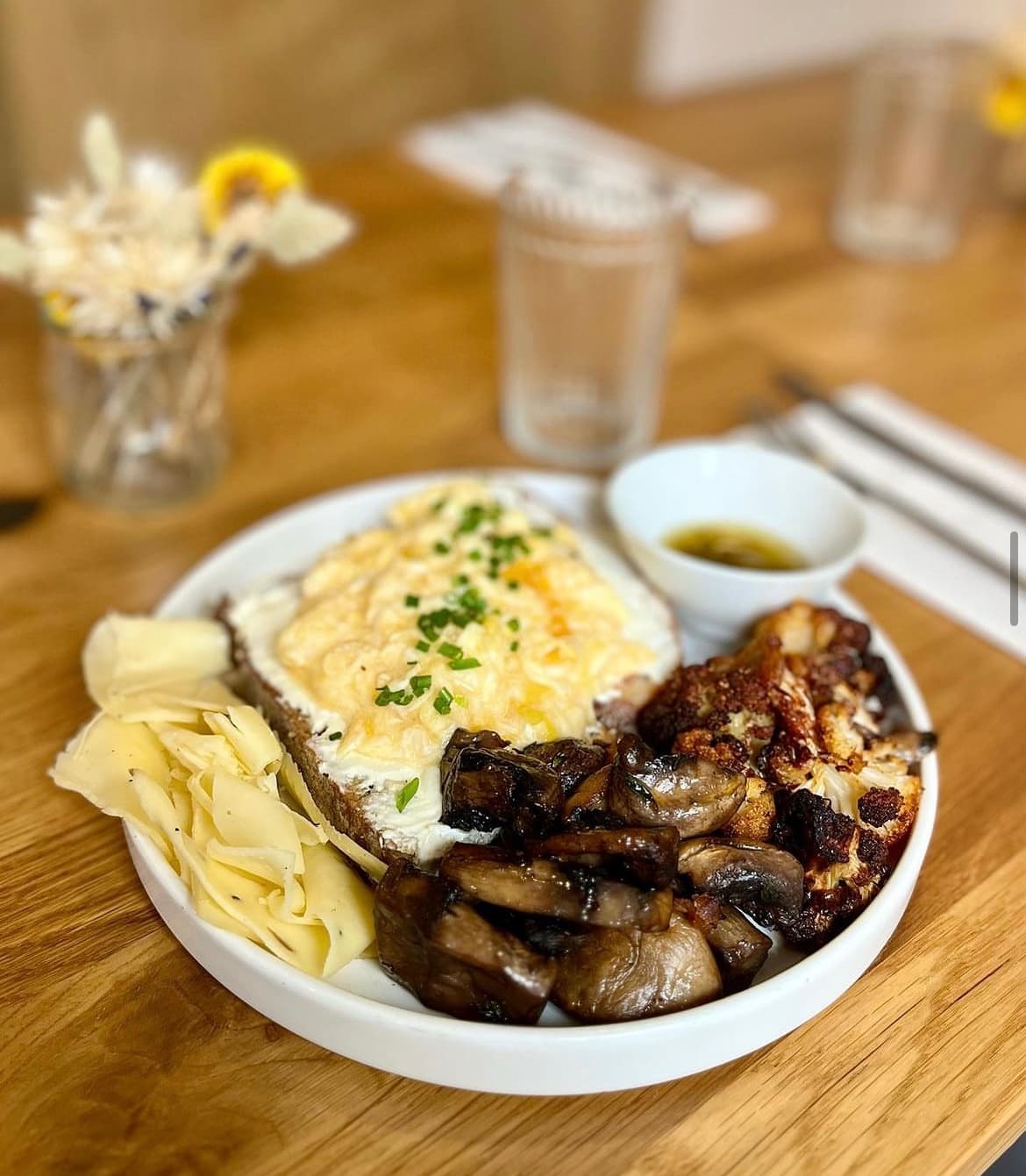 Eggs & Sides