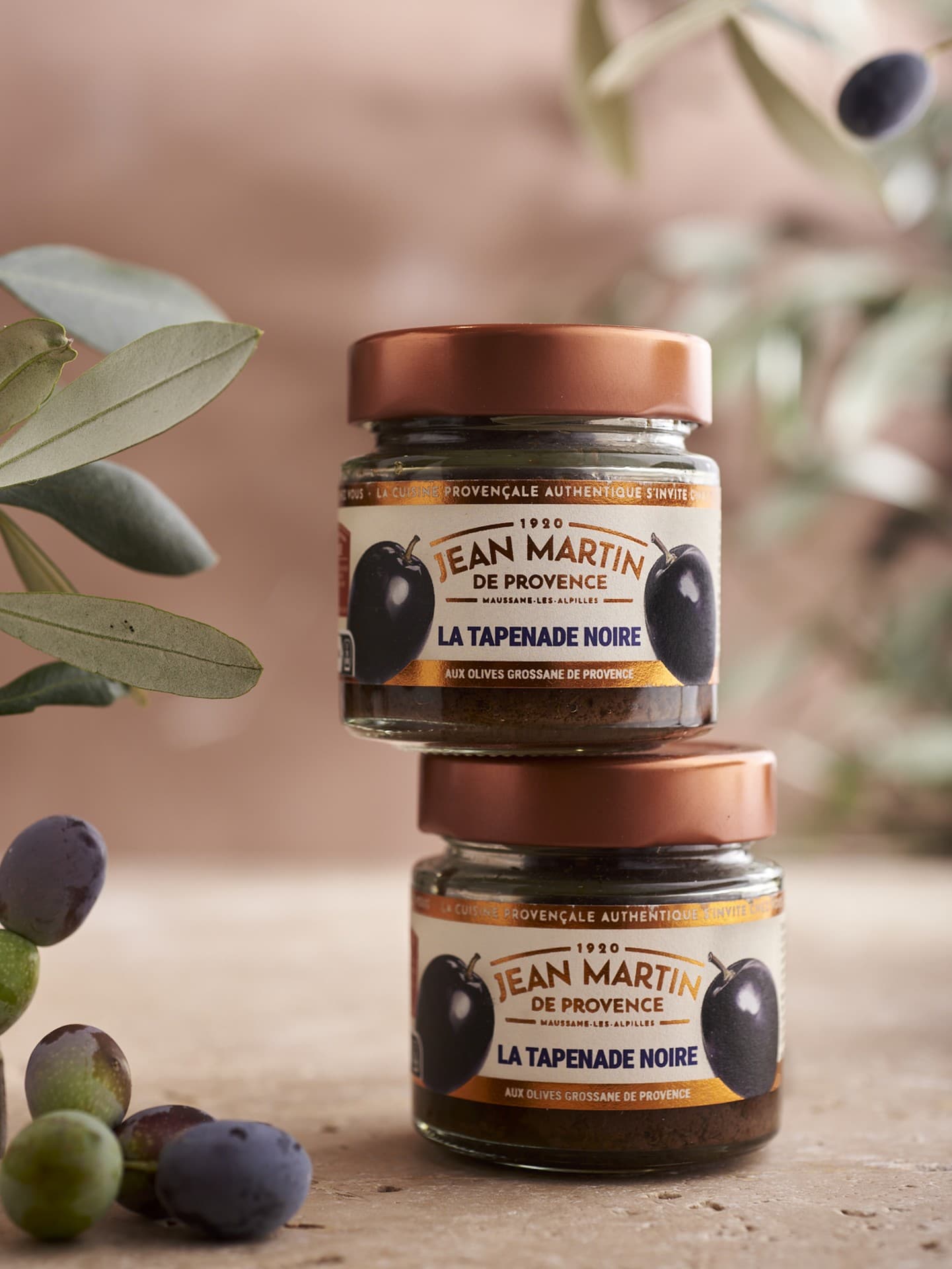 Boutique Jean Martin de Provence à Maussane-les-Alpilles Pots de tapenade noire