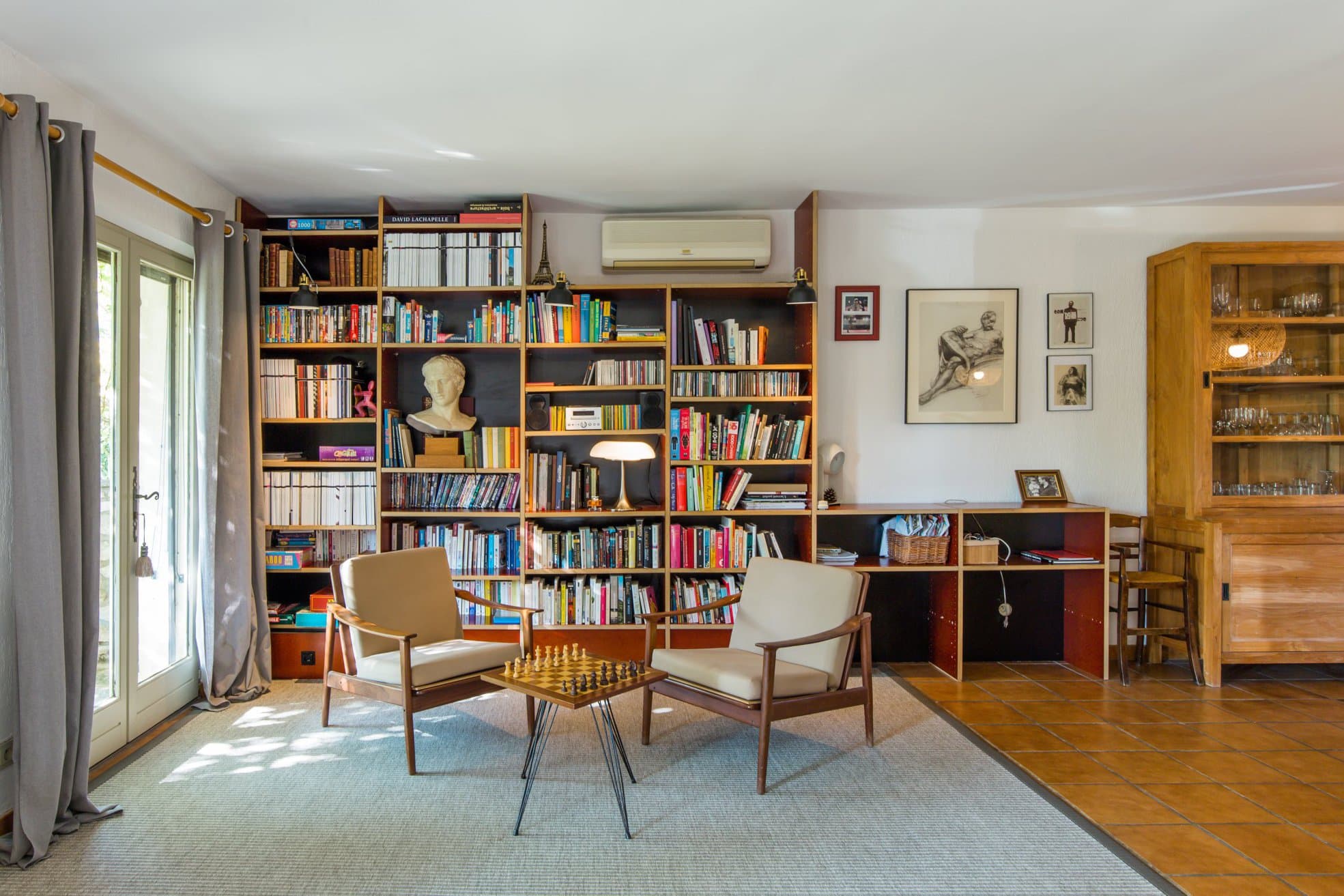 La_Maison_de_Pegomas_bibliotheque