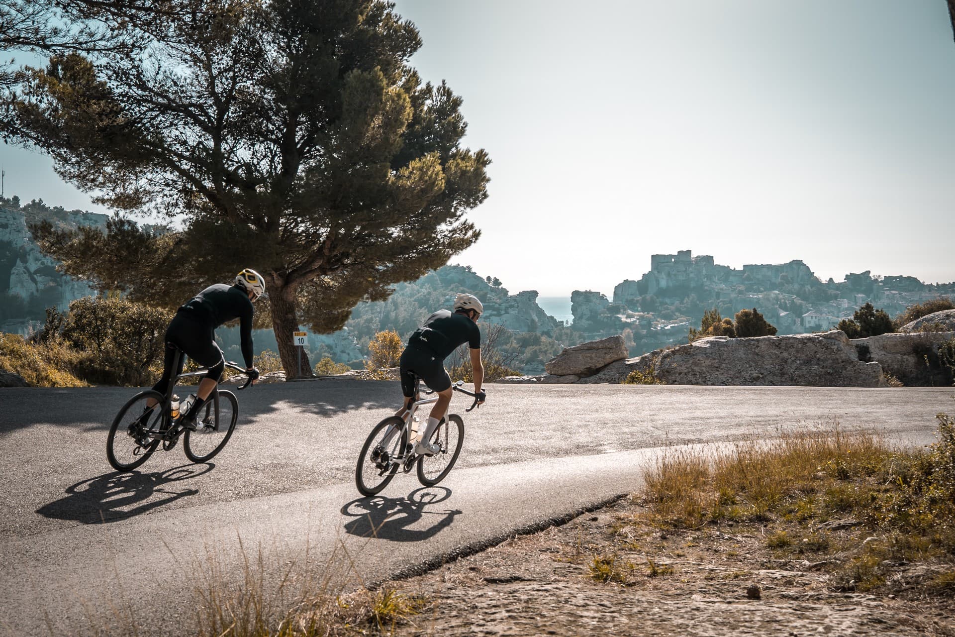 Unusual Ride Guide touristique à vélo à Aureille Vélos de route
