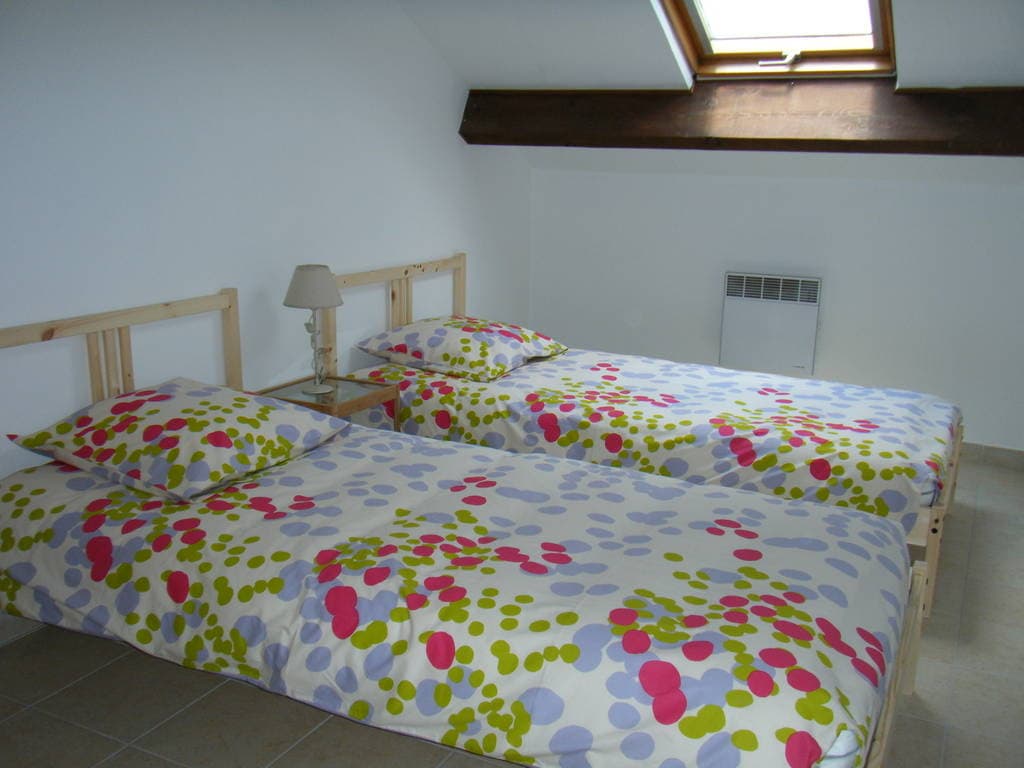 1 CHAMBRE 2 LITS SIMPLES