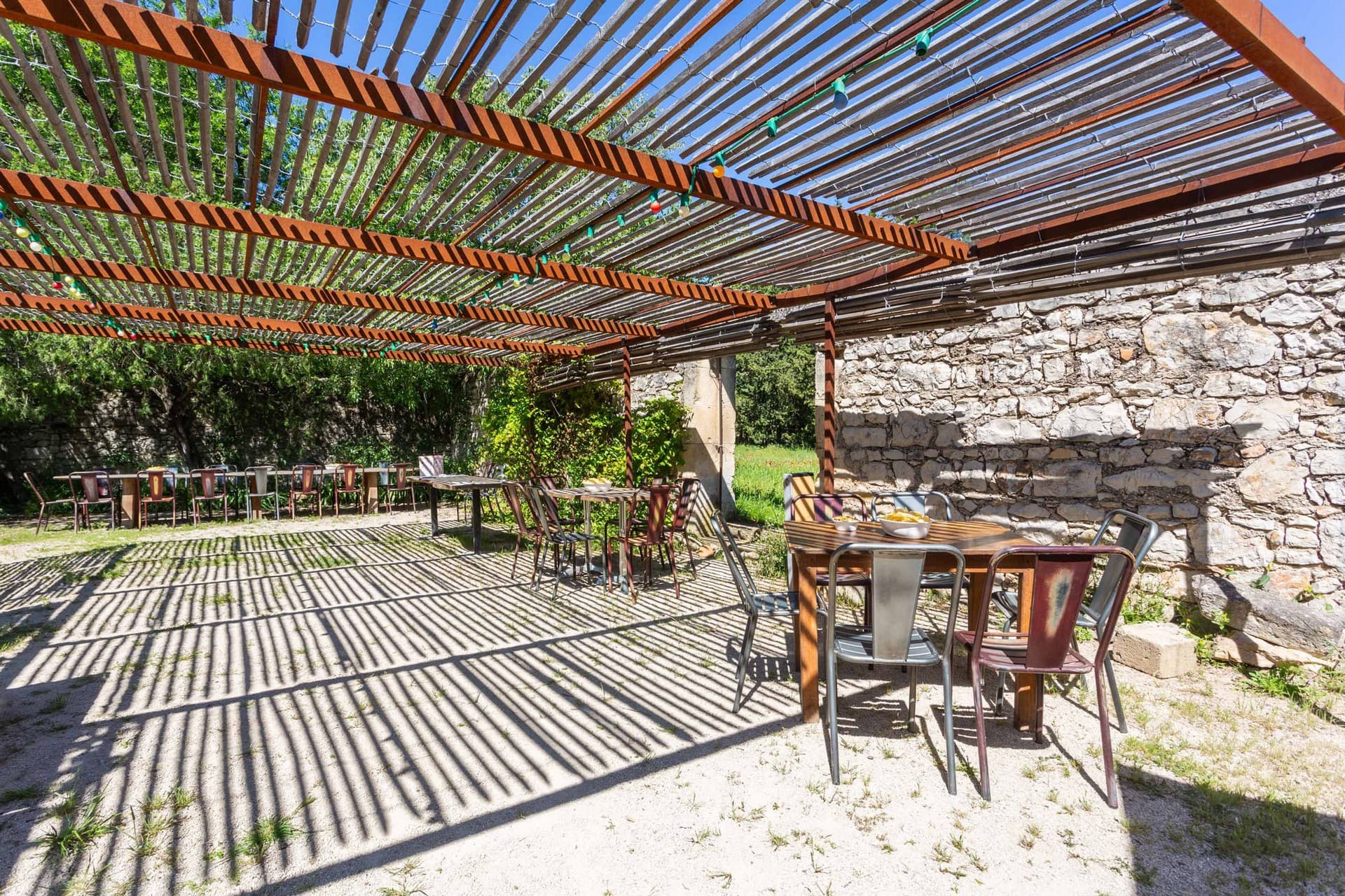 Location de salles Chez Tata Simone à Mouriès Tonnelle
