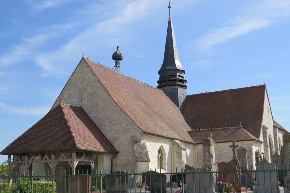 Eglise et cimetière.JPG