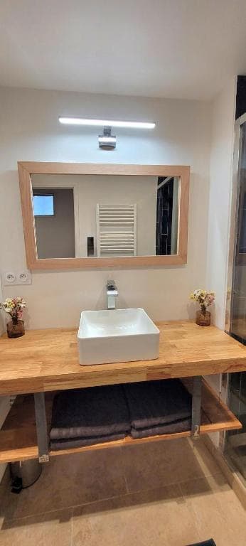 Magnifique LOFT Déco sur le port et à 5mn des plages wifi Clim 85 m2_La Ciotat
