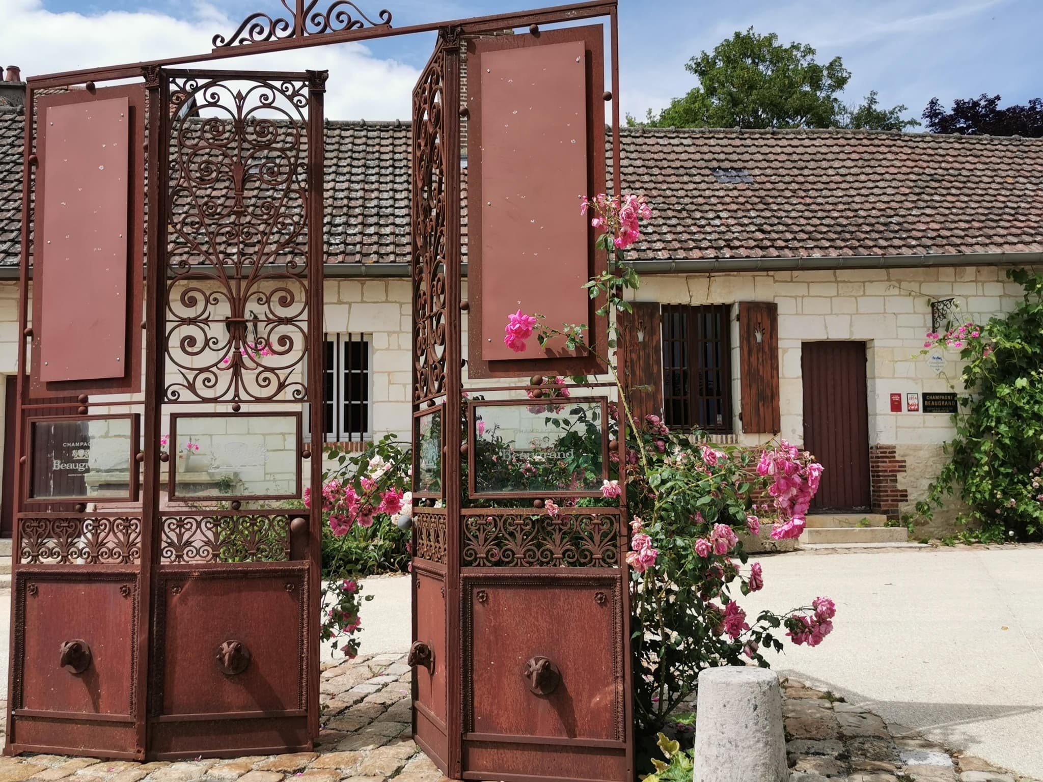 Maison + entrée Beaugrand.jpg