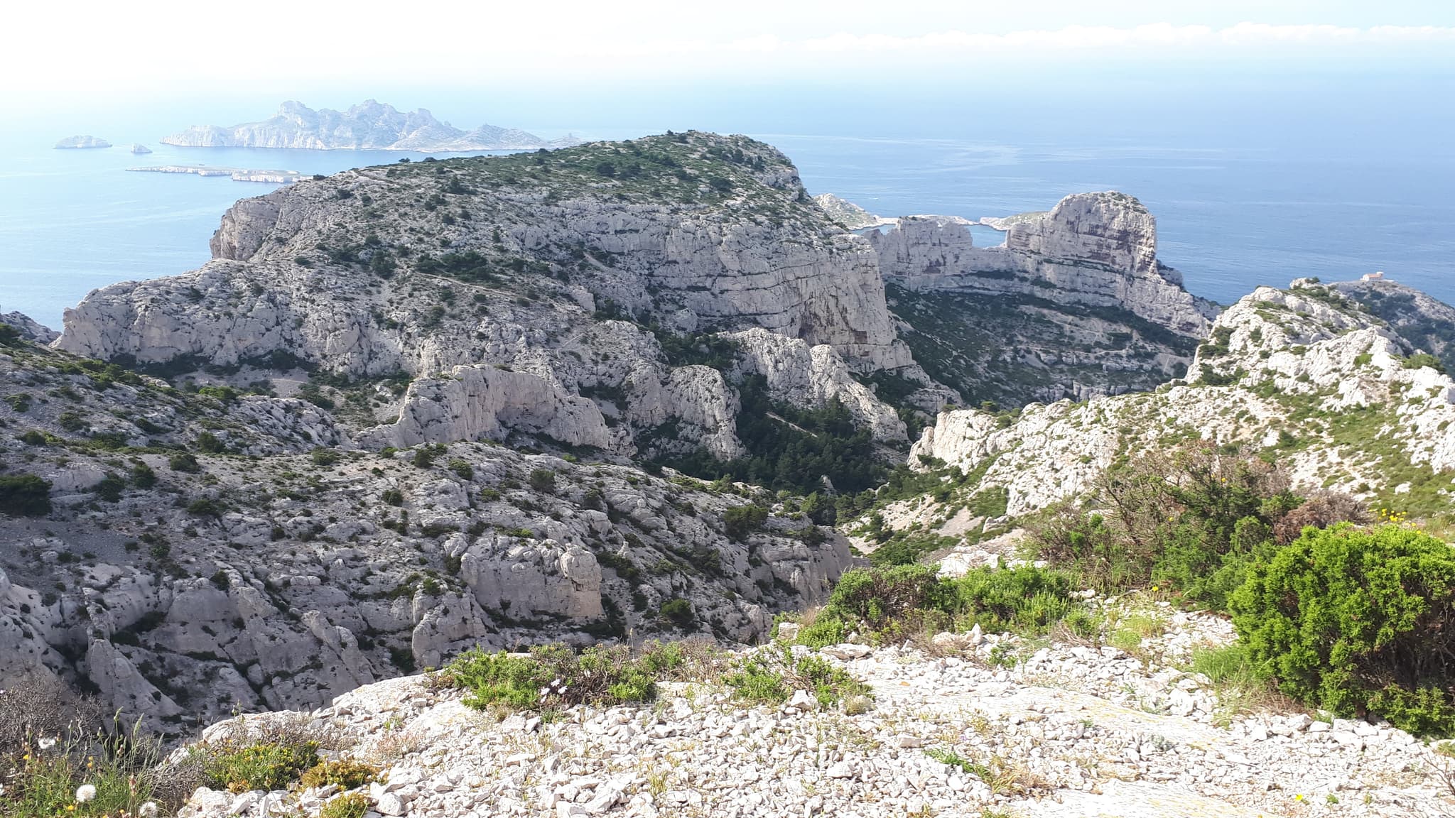Vue du massif de Marseilleveyre