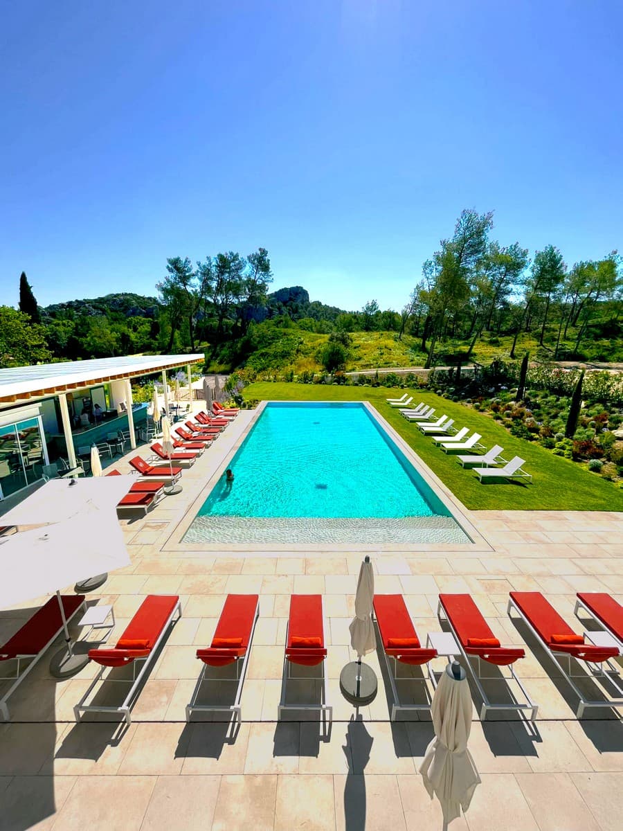 Hôtel Domaine de Valmouriane piscine