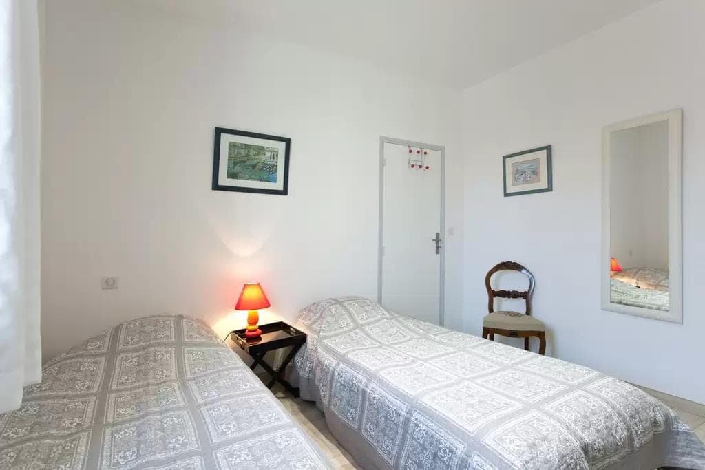 chambre à deux lits