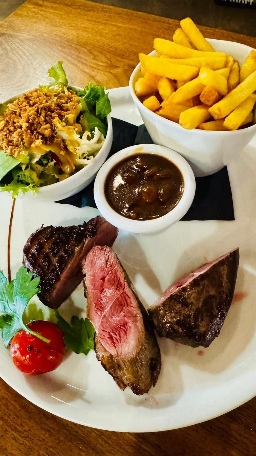 Brasserie Le Progrès à Eygalières Plat de viande