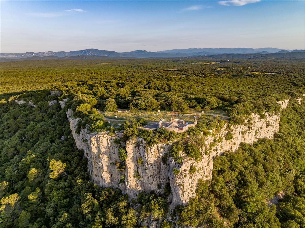 (Incontournables 2) Rocher du Causse ©domergue